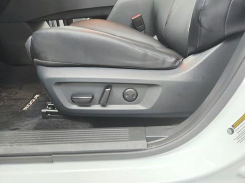 Used 2025 Nissan Rogue SV w/ SV Premium Package FWD image 20