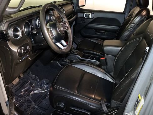 Used 2023 Jeep Wrangler Unlimited Sahara AWD/4WD image 4