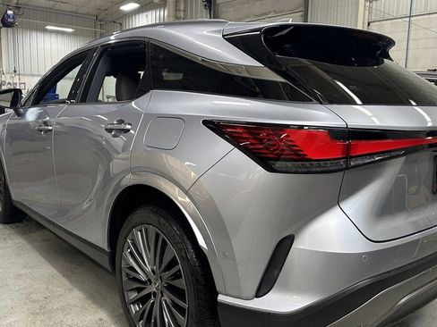 Used 2024 Lexus RX 450h AWD w/ Luxury Package image 3
