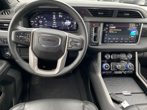 Used 2023 GMC Yukon Denali image 7