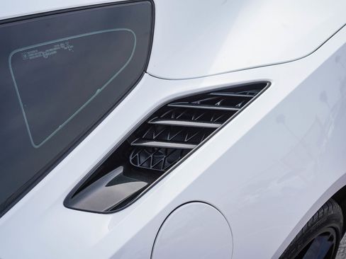 Used 2019 Chevrolet Corvette Stingray Coupe image 16