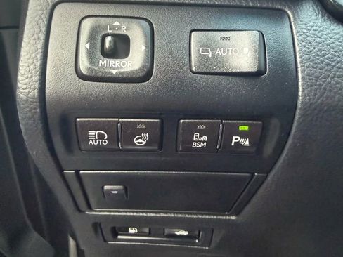 Used 2014 Lexus LS 460 image 21