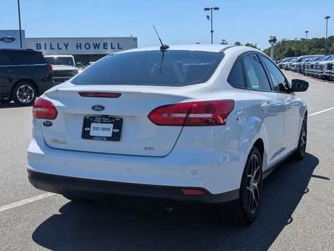 Used 2018 Ford Focus SEL FWD image 3