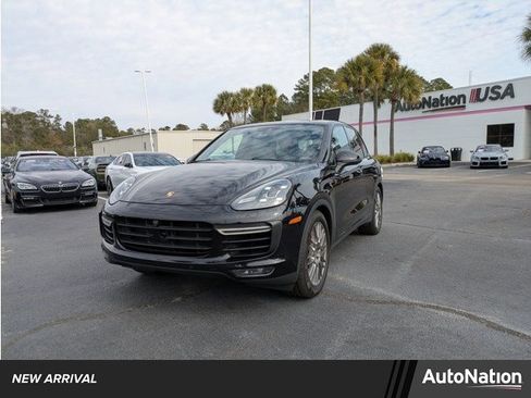 Used 2016 Porsche Cayenne Turbo image 1