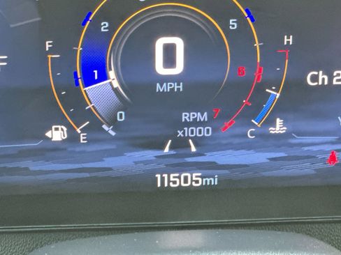 Used 2025 Chevrolet Traverse LT image 15