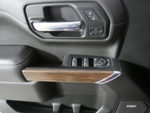 Used 2022 Chevrolet Silverado 1500 High Country w/ Technology Package image 19