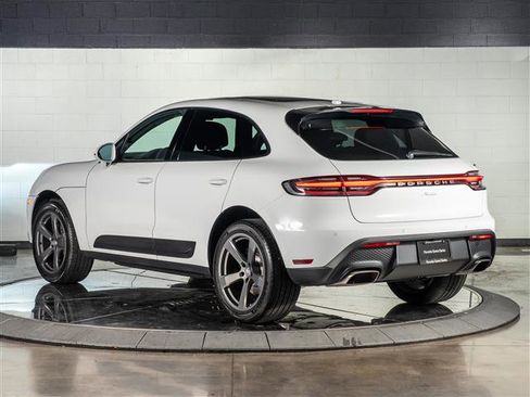 Certified 2026 Porsche Macan image 3