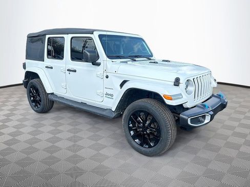 Used 2022 Jeep Wrangler Unlimited Sahara w/ Safety Group image 4