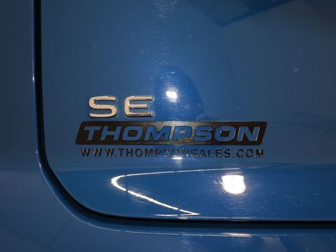 Used 2025 Volkswagen Atlas Cross Sport SE image 33