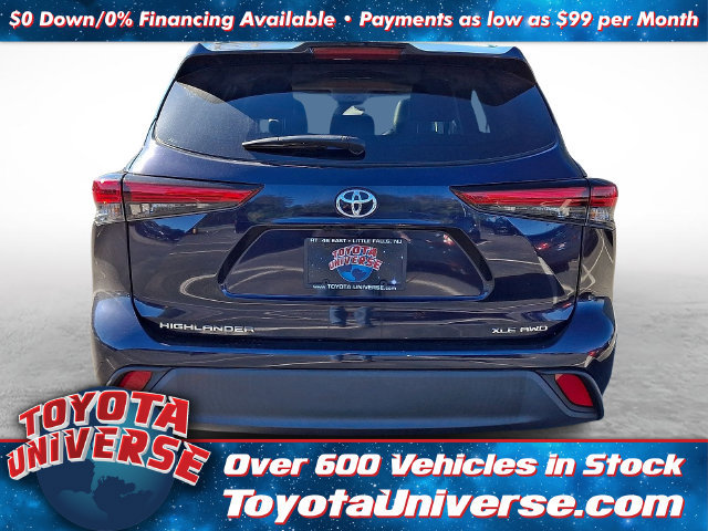 Used 2023 Toyota Highlander XLE AWD/4WD image 5