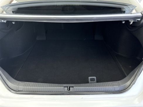 Used 2020 Toyota Avalon Limited image 40