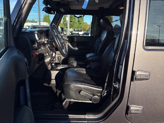 Used 2017 Jeep Wrangler Unlimited Rubicon AWD/4WD image 14
