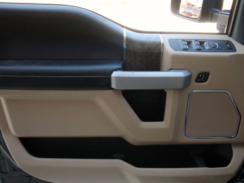 Used 2018 Ford F250 Lariat w/ Lariat Ultimate Package image 19