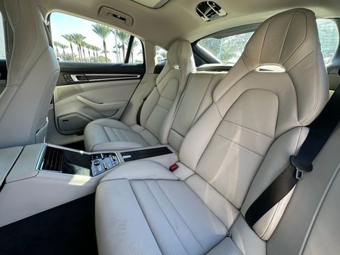 Used 2023 Porsche Panamera Platinum Edition image 38