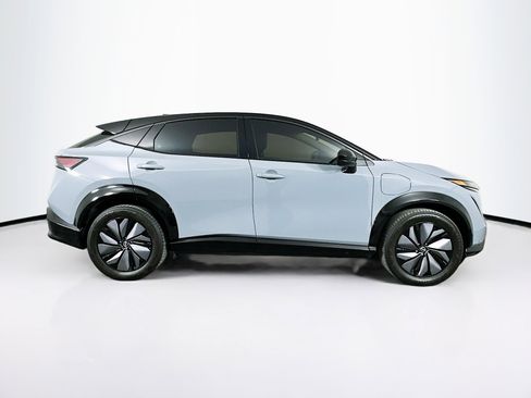 Used 2023 Nissan Ariya AWD image 10