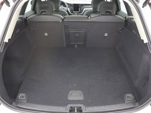 Used 2025 Volvo XC60 B5 Core image 30