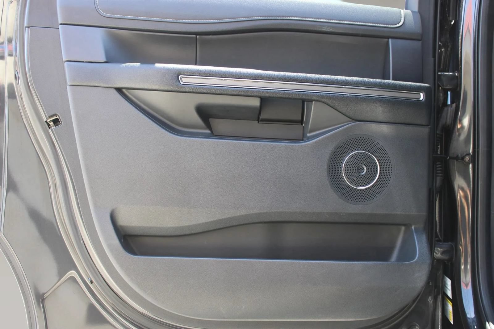 Used 2024 Ford Expedition Max XLT RWD image 13