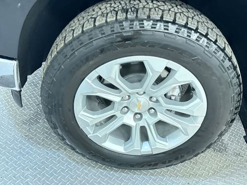 Used 2025 Chevrolet Silverado 1500 LTZ w/ LTZ Premium Package AWD/4WD image 10