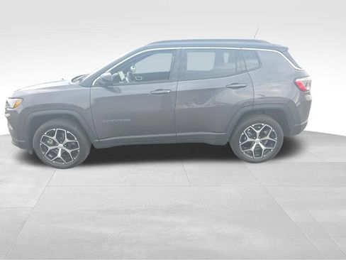 Used 2024 Jeep Compass Limited AWD/4WD image 11