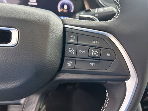 New 2025 Jeep Grand Cherokee Laredo w/ Luxury Tech Group I image 43