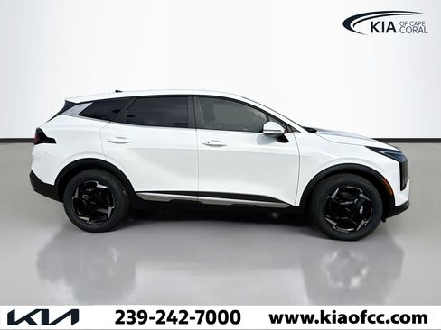 New 2026 Kia Sportage EX image 6
