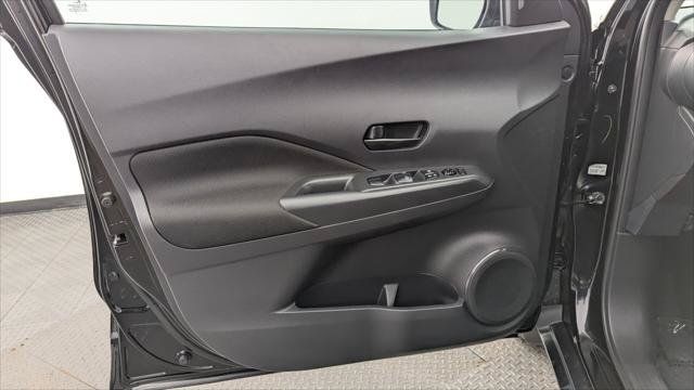 Used 2022 Nissan Kicks S FWD image 13