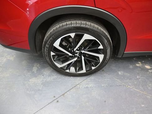 Used 2024 Mitsubishi Outlander SE image 9