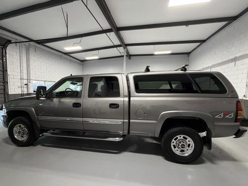 Used 2006 GMC Sierra 2500 SLT w/ Heavy-Duty Power Package image 10
