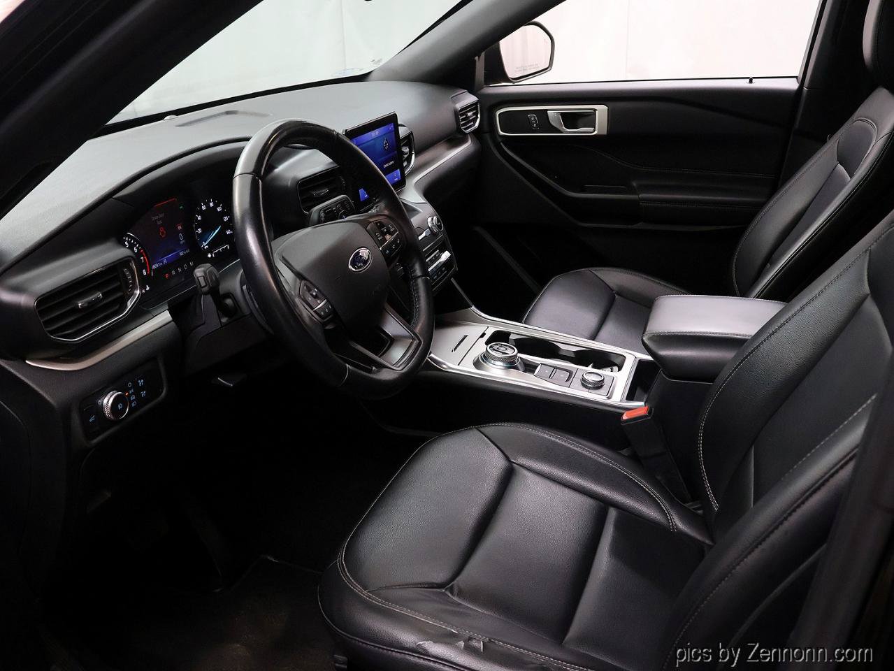 Used 2020 Ford Explorer XLT w/ Equipment Group 202A AWD/4WD image 12