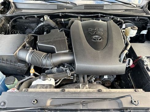 Used 2021 Toyota Tacoma SR5 image 26