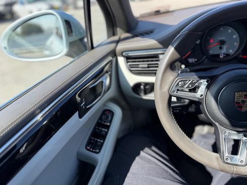 Used 2021 Porsche Macan S AWD/4WD image 7
