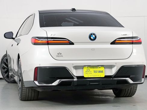 Used 2023 BMW i7 xDrive60 w/ Executive Package 2 image 6