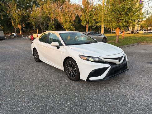 Used 2023 Toyota Camry SE w/ Convenience Package image 7