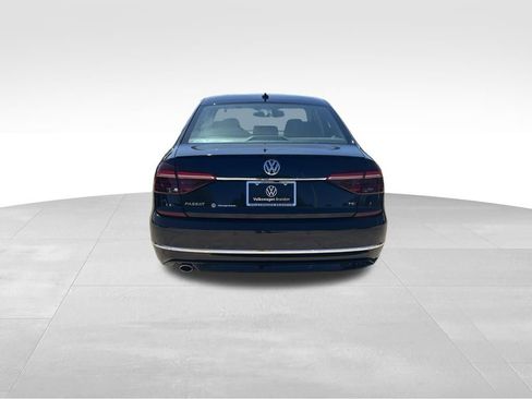 Used 2019 Volkswagen Passat 2.0T SE R-Line image 8