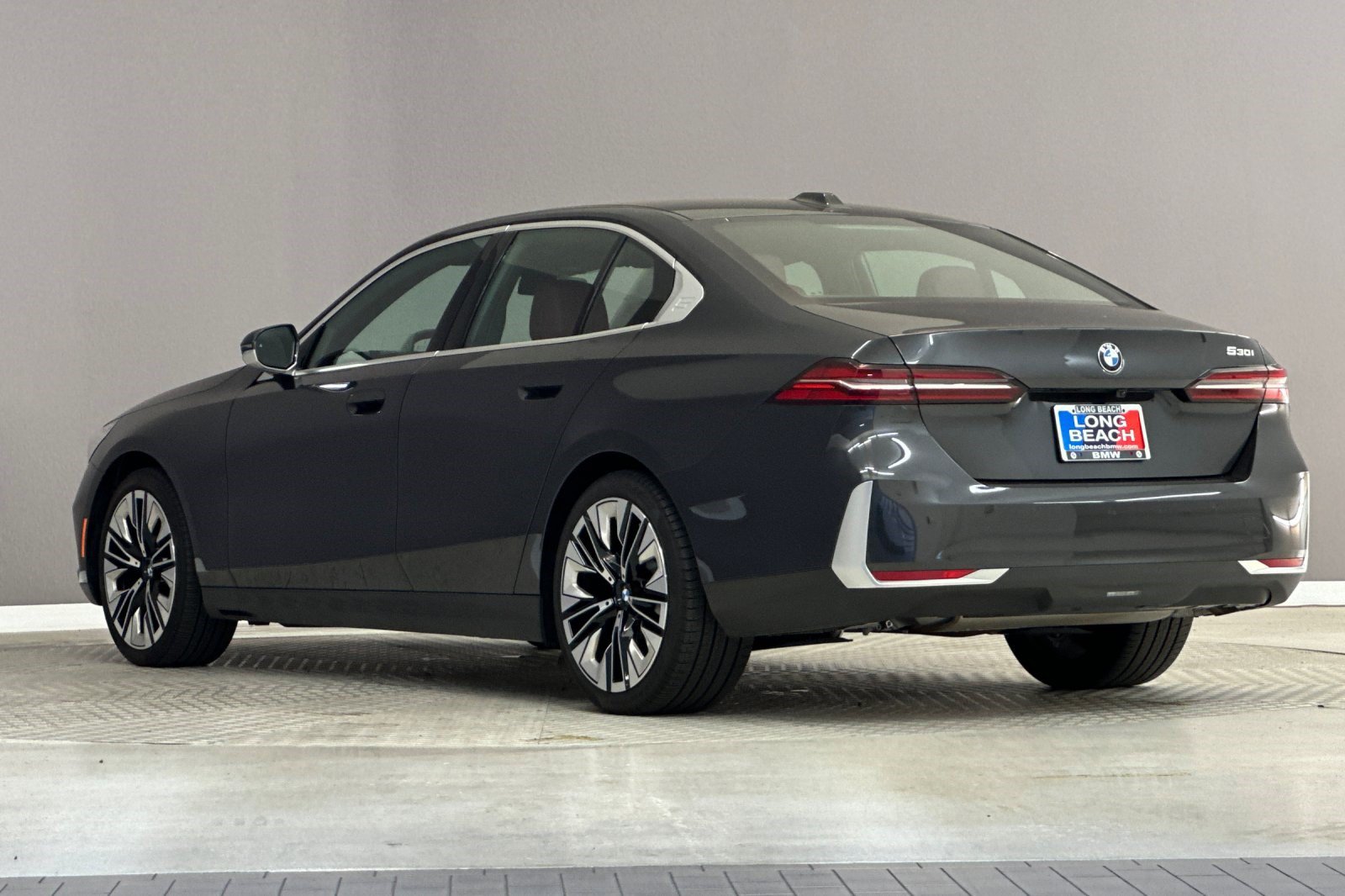 Used 2026 BMW 530i RWD image 3