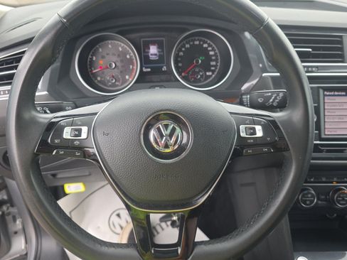 Used 2020 Volkswagen Tiguan SEL AWD/4WD image 5