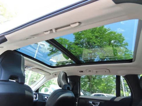 Used 2020 Volvo V60 T5 Cross Country w/ Protection Package Premier AWD/4WD image 14