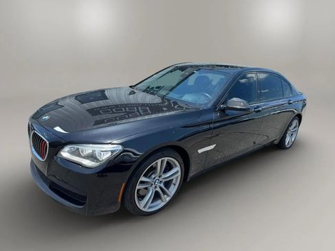 Used 2015 BMW 750Li xDrive AWD/4WD image 10