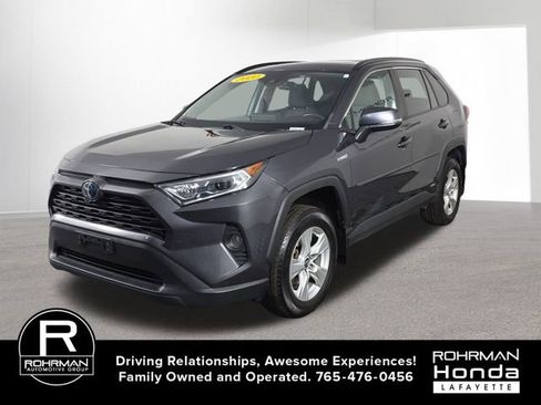 Used 2020 Toyota RAV4 XLE image 1