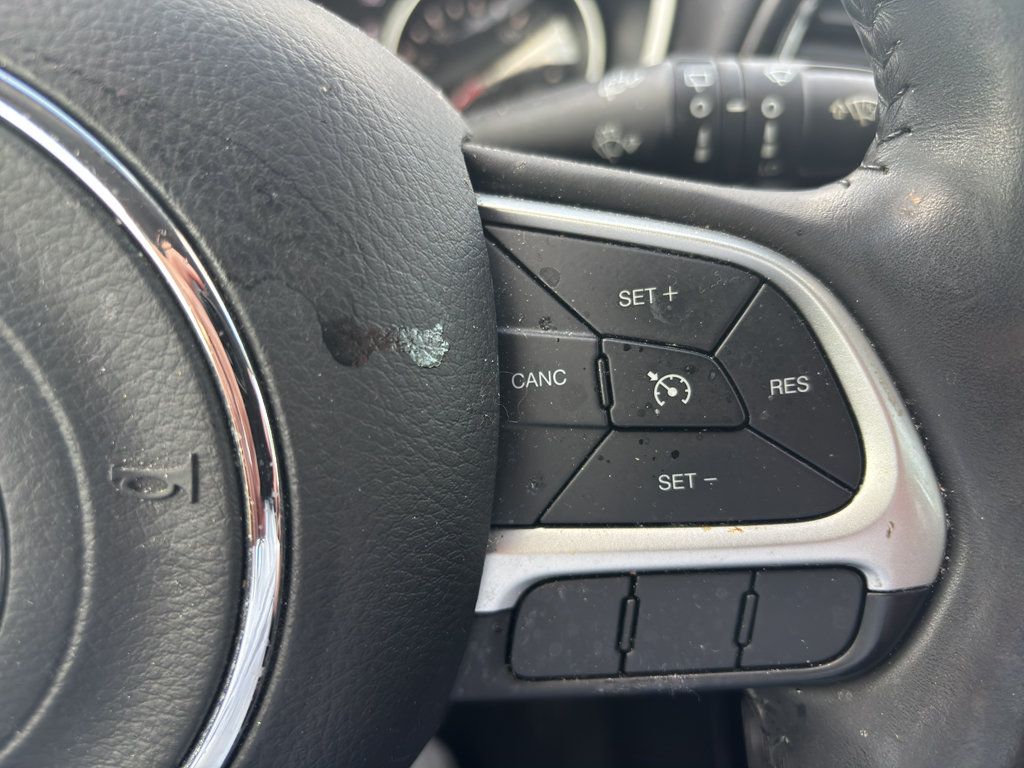 Used 2018 Jeep Compass Latitude w/ Popular Equipment Group AWD/4WD image 10