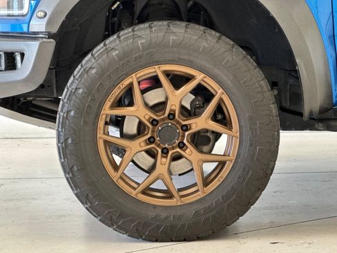 Used 2019 Ford F150 Raptor w/ Equipment Group 802A Luxury image 28