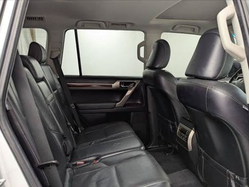 Used 2018 Lexus GX 460 Premium w/ Premium Package AWD/4WD image 18