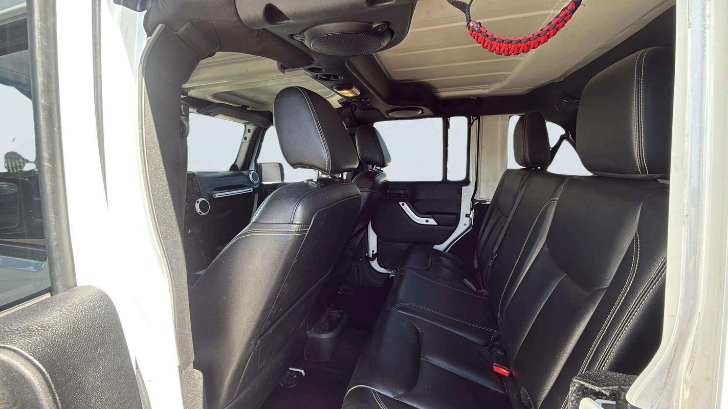 Used 2014 Jeep Wrangler Unlimited Sahara AWD/4WD image 16