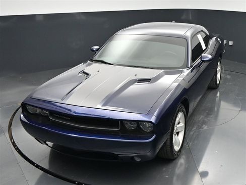 Used 2013 Dodge Challenger SXT RWD image 18