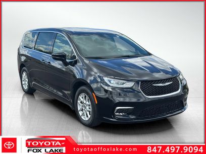 Used 2024 Chrysler Pacifica Touring