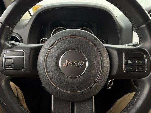 Used 2014 Jeep Compass Latitude image 7