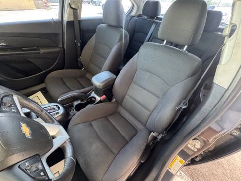 Used 2013 Chevrolet Cruze LT w/ RS Package FWD image 8