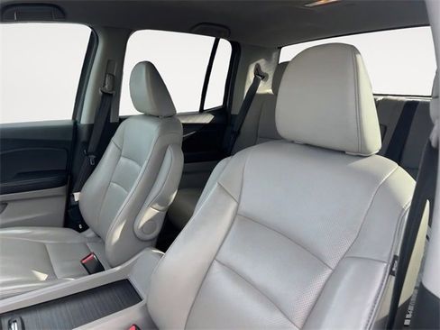 Used 2018 Honda Ridgeline RTL-T image 9