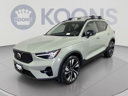 Used 2023 Volvo XC40 B4 Ultimate w/ Climate Package