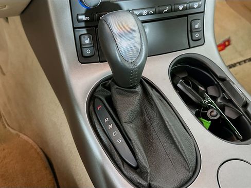 Used 2007 Chevrolet Corvette Convertible w/ Preferred Equipment Group RWD image 21